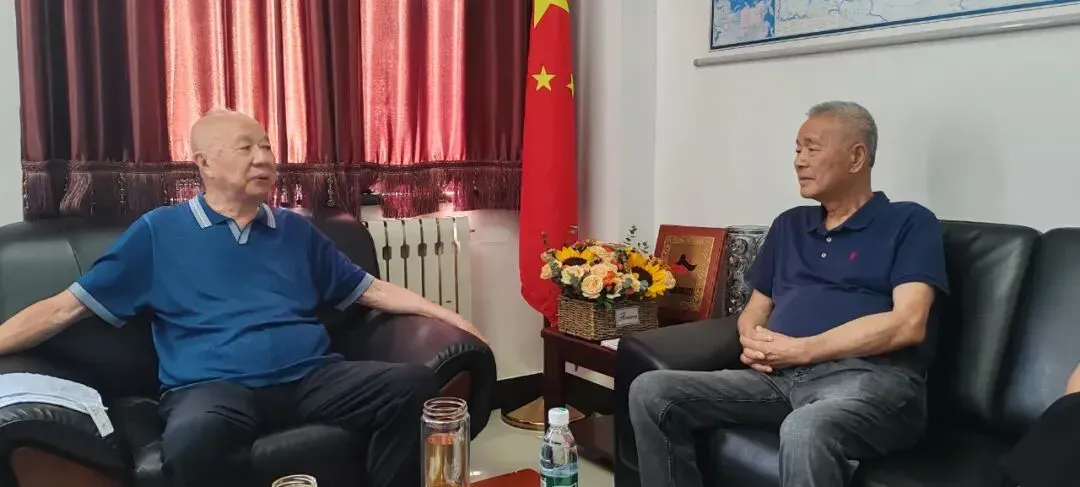 一场跨越时代的企业家对话:潘董与牟其中先生的南德之约