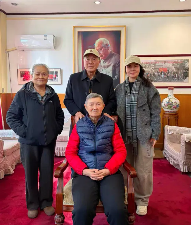 致敬红色家风 传承家国情怀————攀宝生物集团新春拜访叶向真女士