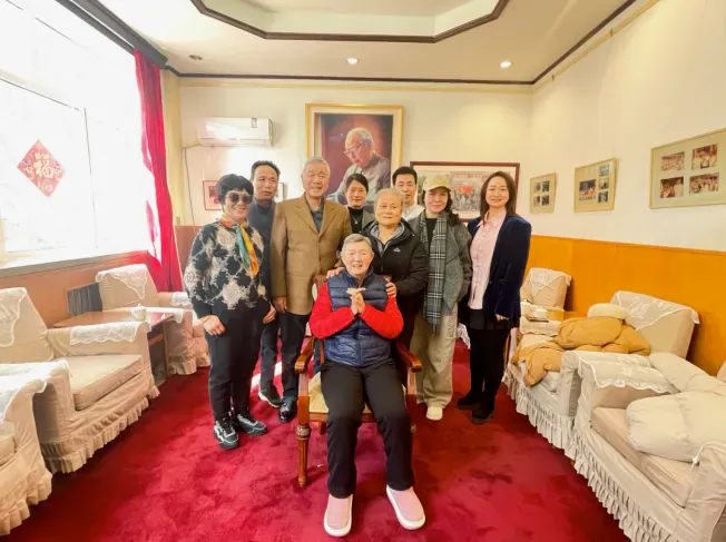 致敬红色家风 传承家国情怀————攀宝生物集团新春拜访叶向真女士