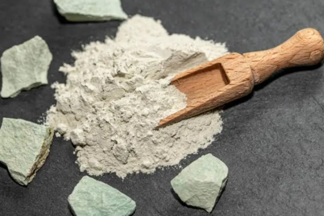 沸石新闻 | 天然沸石如何通过孔道工程赋能聚氨酯、密封与绿色制造?